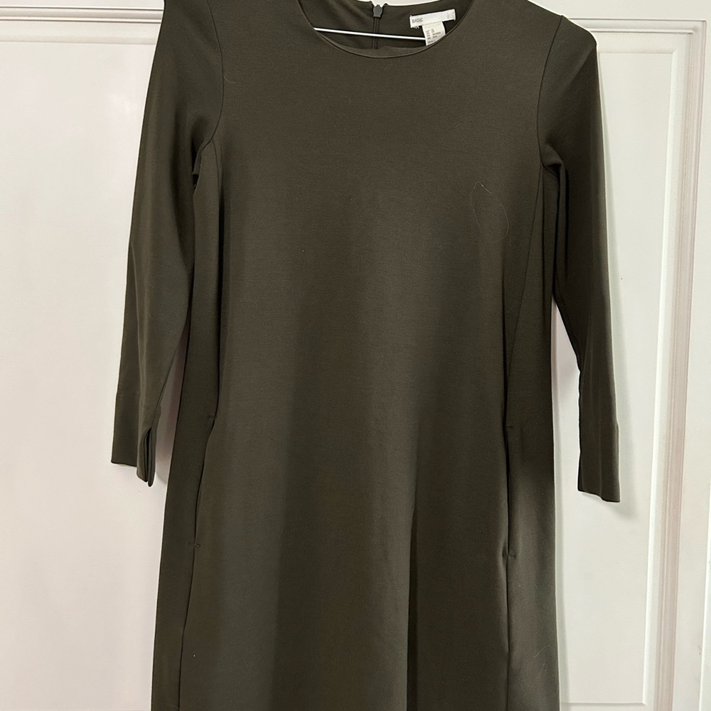 NWOT- ARMY GREEN/ BROWN KNIT DRESS w POCKETS